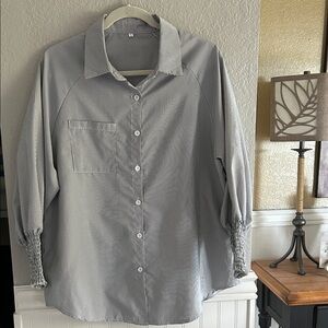 Women’s Classic Gray & white pinstripe blouse with side pockets- size L. NNT